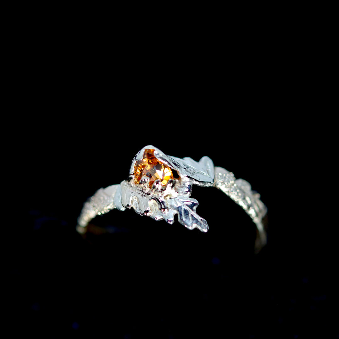 Hidden Treasure 9ct gold Spessartite Garnet Oak Ring