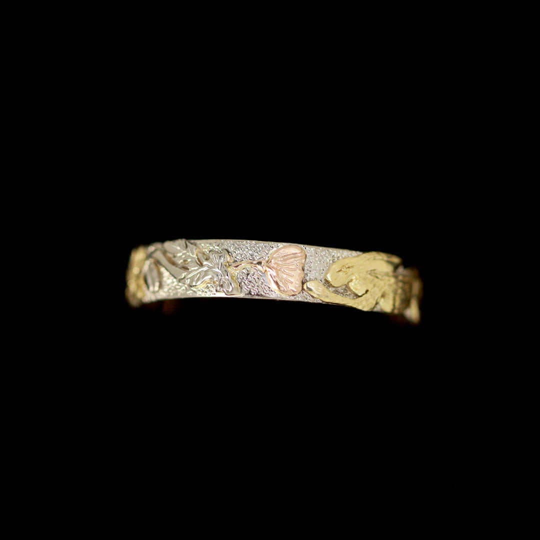 18ct Running Hare Ring