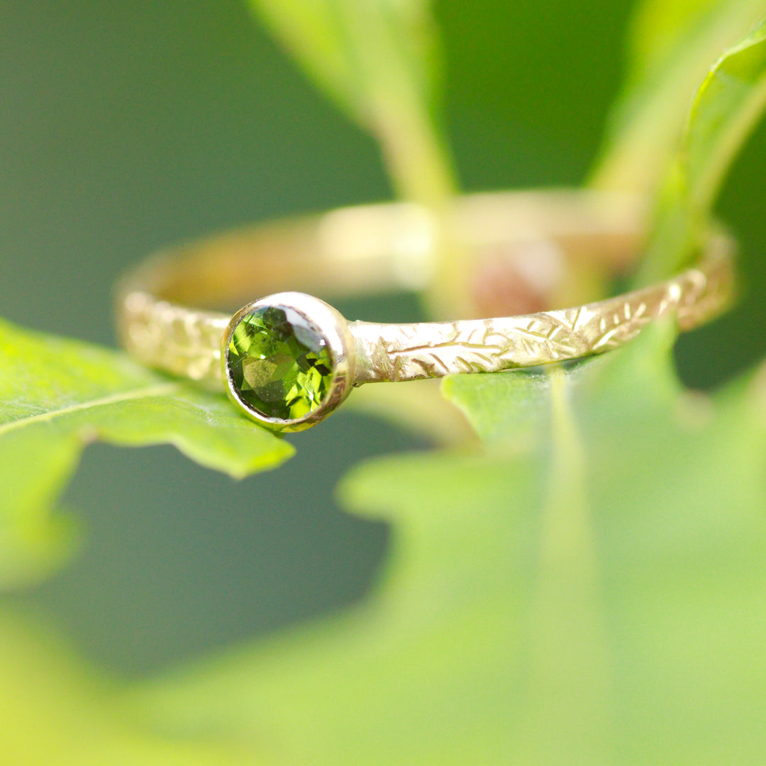 Green Tourmaline and 18ct Yellow Gold Oak Leaf Ring