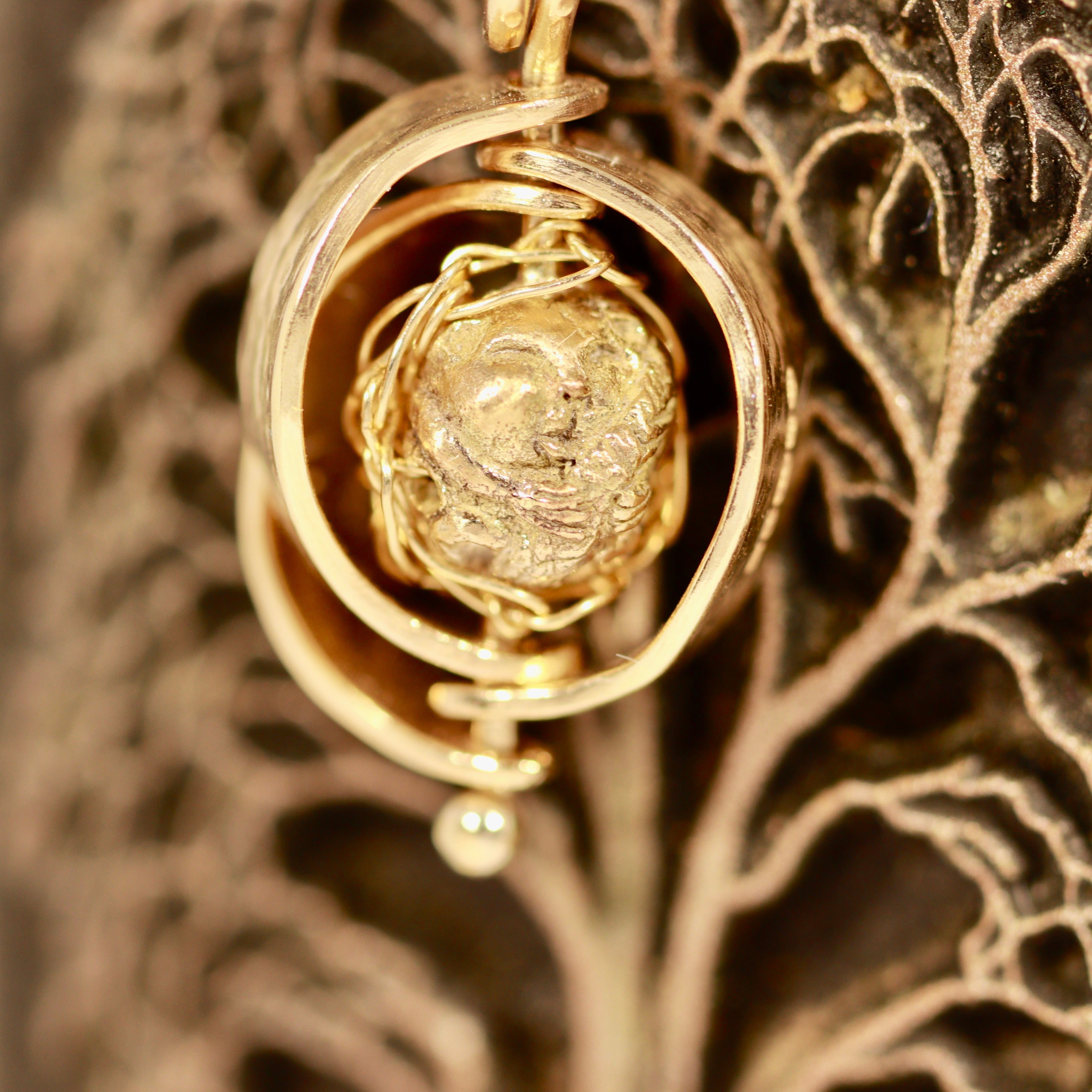 Beechnut Gold Dormouse Kinetic Pendant